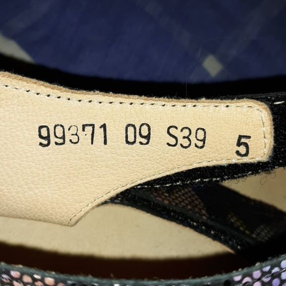 Think! Leather Adjustable Strap Sandals- Dumia 39 - Picture 6 of 8